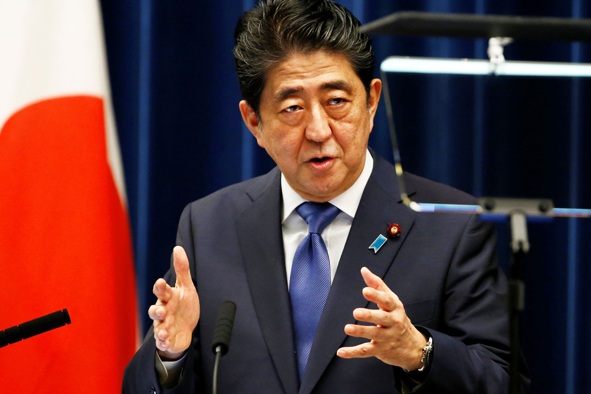 104729491-RTS1DNJJ-shinzo-abe.jpg
