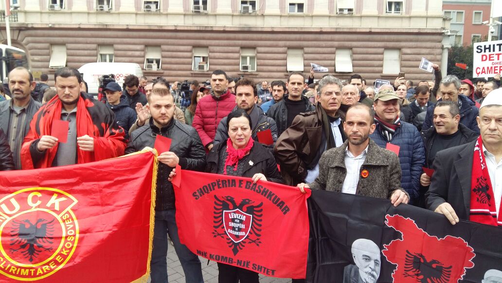 Protestë kundër marrëveshjes për detin para Kryeministrisë