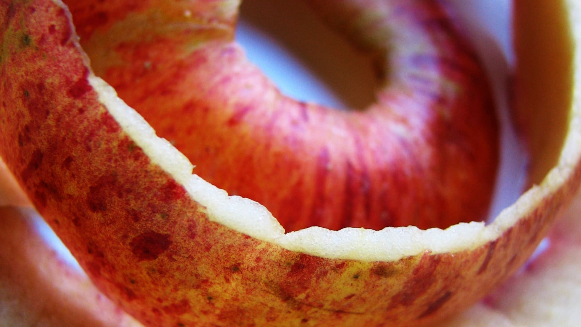 NF-Jan9-Apple-Skin-Peeling-Back-Cancer-.jpg
