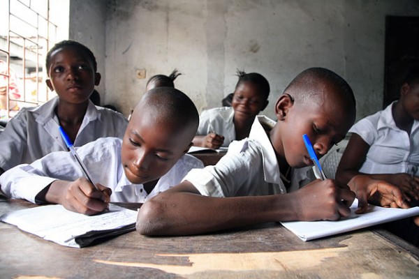 Save the Children: Miliona nxënës në Afrikën Lindore rrezikojnë të braktisin shkollat