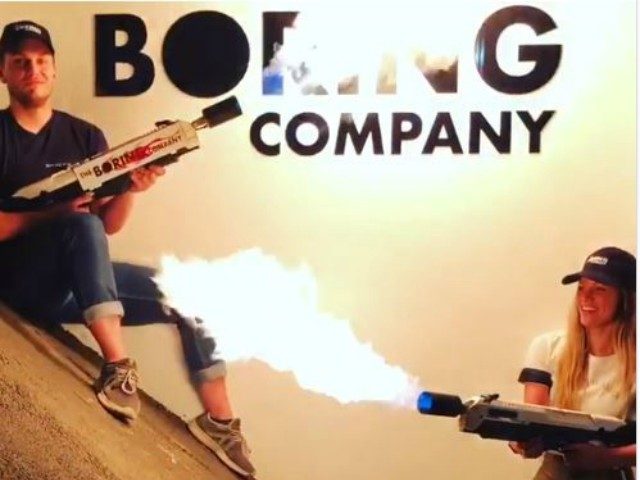 Musk shiti 10 milion dollarë flakëhedhëse
