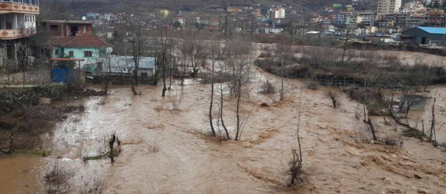 Ferrasi nën pushtetin e ujit