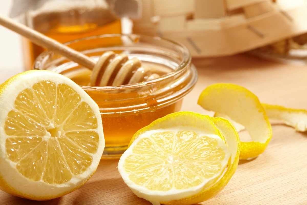 Këshilla e pediatërve: Mjaltë dhe limon për kollën