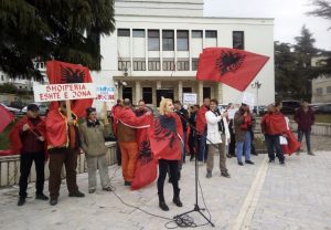Shoqëria Civile protestë në Berat: Stop pazarit me trojet dhe detin