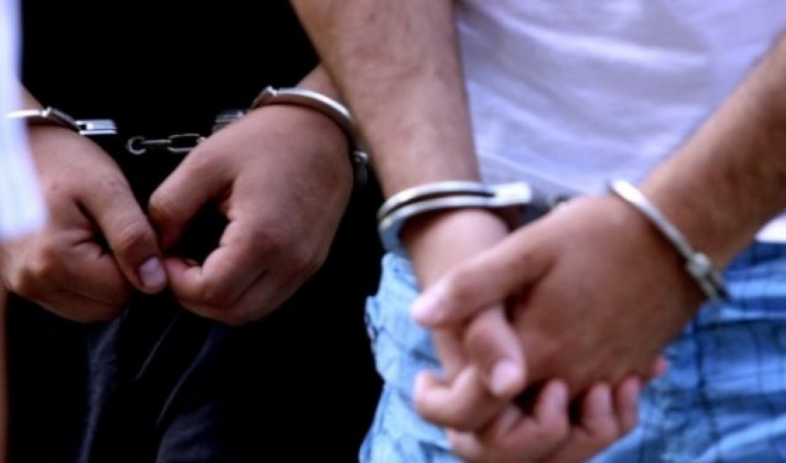 Arrestohen dy të rinj në Shijak