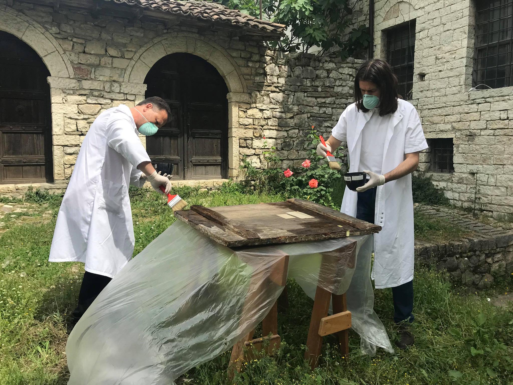 Berat/ Restaurohen ikonat “Hyrja në Jeruzalem” dhe “Profeti Ilia” 7 ikona3