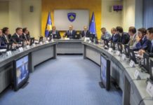 Ligji për Qeverinë, analistë në Kosovë: ja si duhen “krasitur” ministritë dhe zv.ministrat