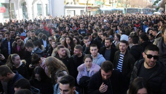 1544005666_studentetneproteste2.jpg