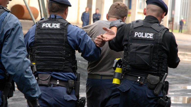 Kosovë/ Shqiptarë dhe serbë arrestohen për tafik marijuane