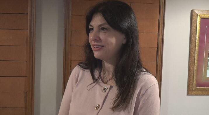 Rikthehet Jozefina Topalli: Sërish bashkë