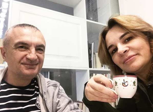 Kryemadhi flet në emision, qytetarët lum akuzash: O e pangopur, jeni për në burg!