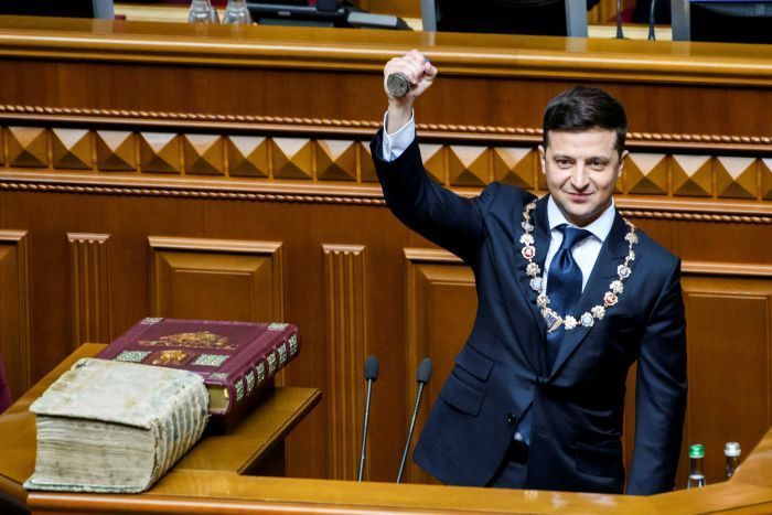 Zelensky, jo si Bujar Nishani: pse jo portreti im në zyra 6 11132626 3x2