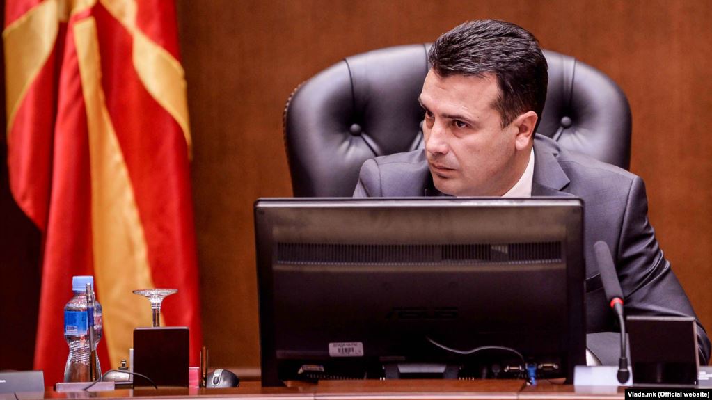 Valë shkarkimesh në Maqedoninë e Veriut, Zaev firmos dhjetëra largime