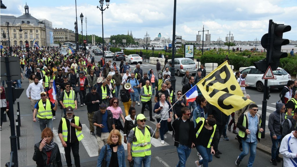 gilets jaunes m 2