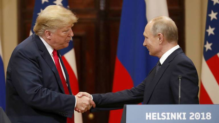 trump putin epa 12
