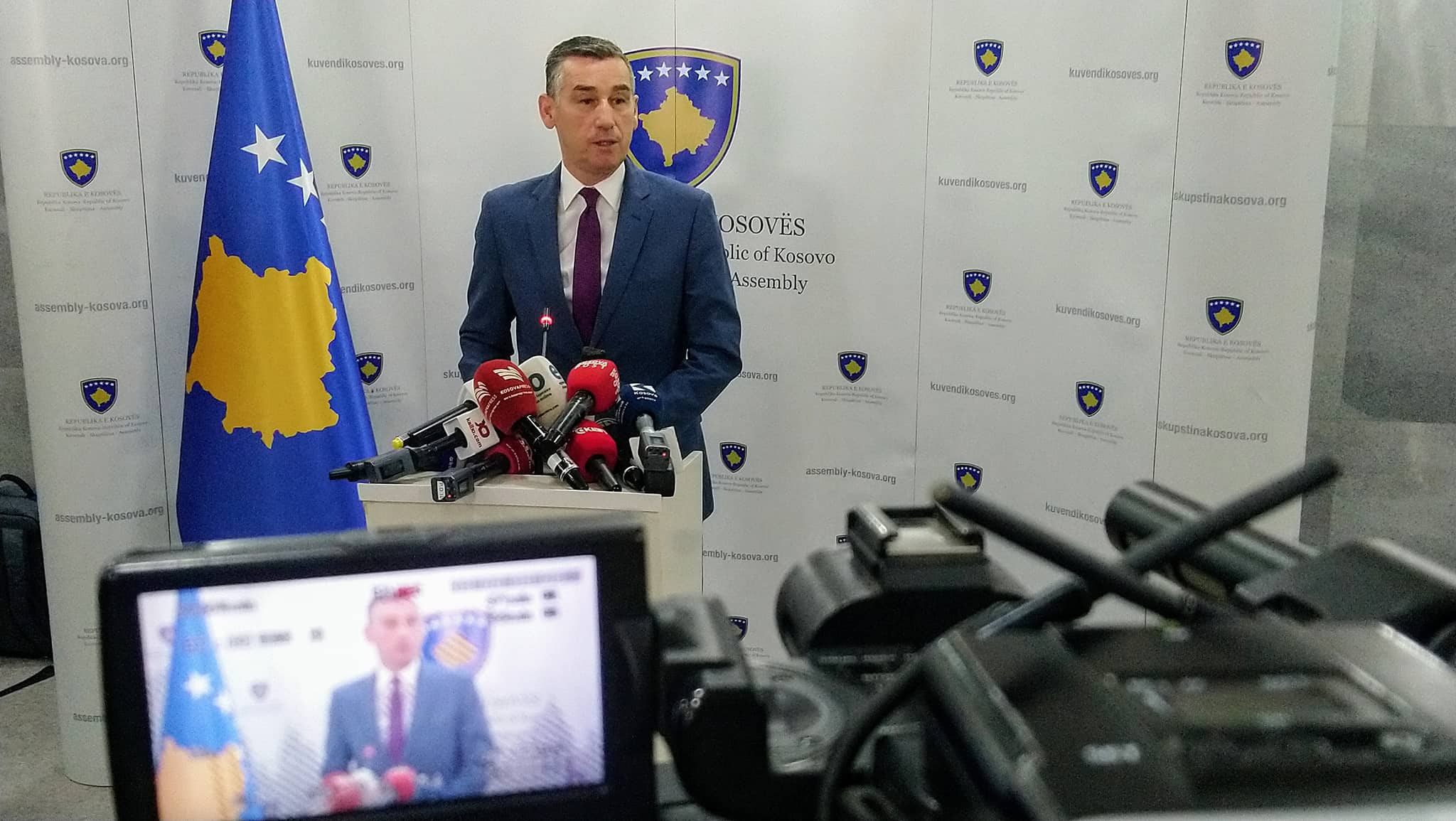 Veseli pas takimit me krerët e shtetit: Nuk i dorëzohemi Vuçiçit