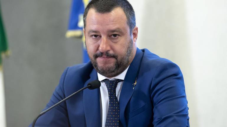 Taksë mbi dryrin: Salvini kërkon të tatimojë pasuritë në kutitë e siguruara 6 salvini epa 2