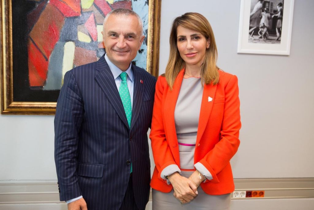 Ilir Meta takon Majlinda Bregun: Jam i pari presidenti që i vete në zyrë