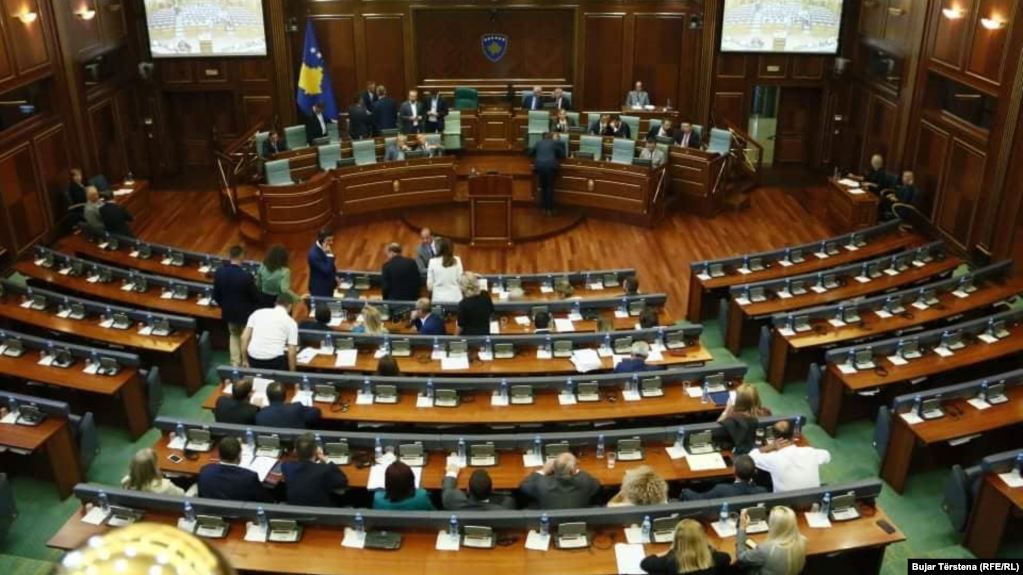 Kosovë, Kryesia: Seanca e shpërbërjes së Kuvendit më 22 gusht