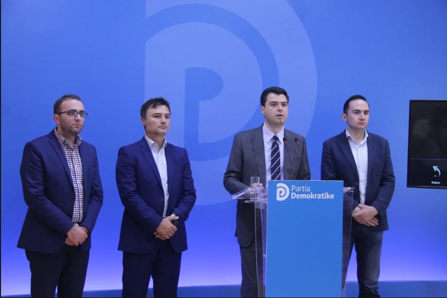 PD “kërcënon” KQZ: Përgatisini infrastrukturën për zgjedhje. Do mbani përgjegjësi nëse nuk zbatoni dekretin e Metës për 13 Tetorin