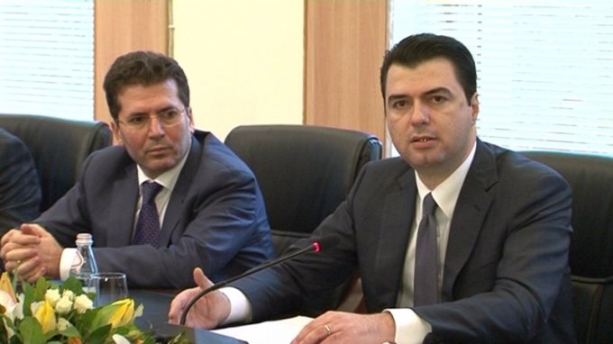 Fatmir Mediu “tradhton” Bashën për Metën, PR kërkon të regjistrohet në KQZ për 13 tetorin e presidentit