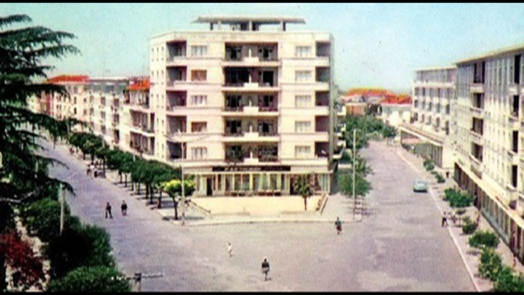 Kafe “Flora” ose një copëz perëndim në Shqipërinë e djeshme