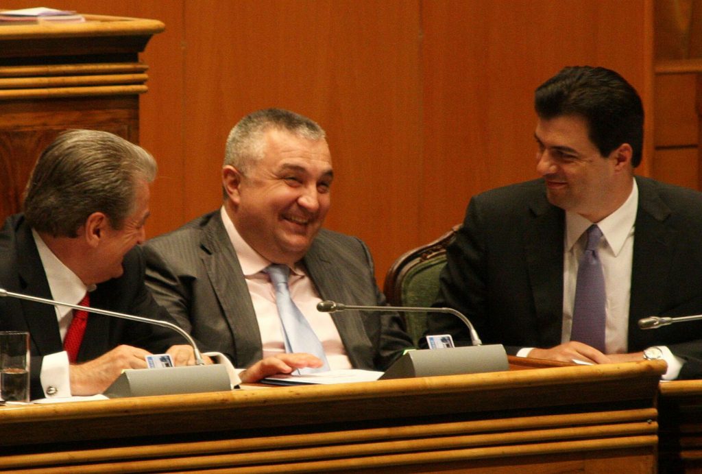 Gazetari zbardh prapaskenat dhe skenarin për mënjanimin e Bashës: Meta synon të jetë lideri i ri opozitës. Reforma në drejtësi do pastrojë politikën