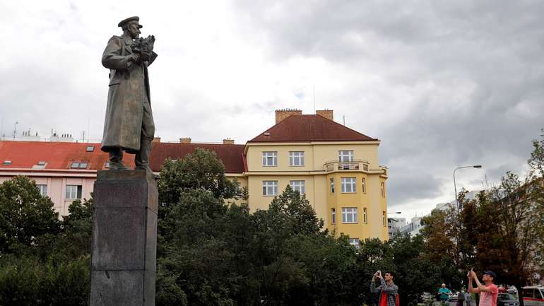 spomenik konjev prag reuters