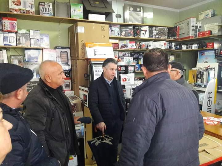 Florian Mima dhe Eno Bozdo,takim me bizneset në qytetin e Beratit. Bizneset beratase ankohen për rënien e fuqisë blerëse, që po i çon drejt falimentimit