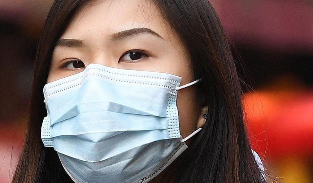 koronavirus zaraza maska EPA 1 e1581237287327