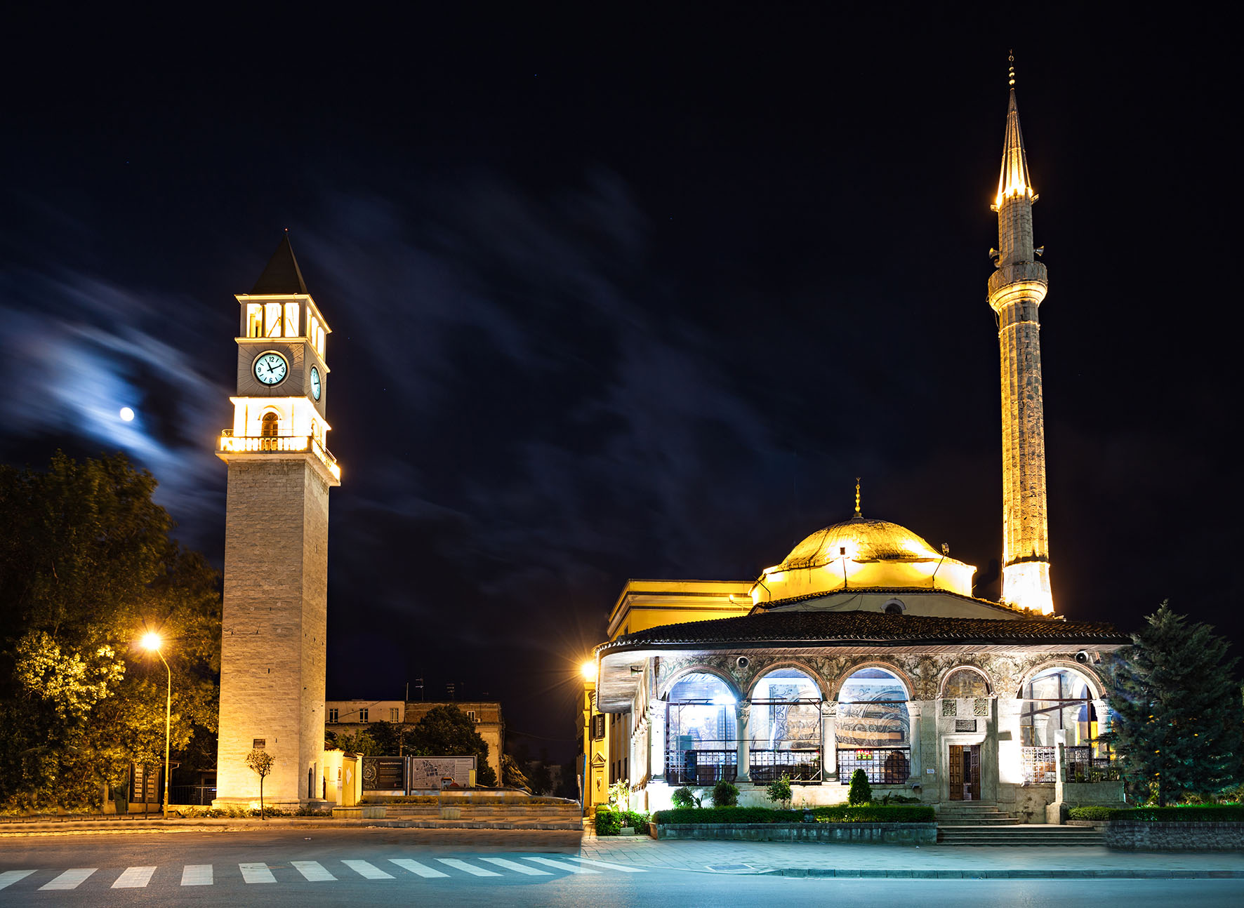 Besimtarët e Tiranës i kërkojnë Komunitetit Mysliman të hapë xhamitë gjatë Ramazanit