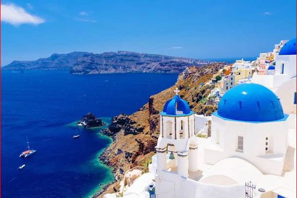 Greqia hap sezonin turistik, por ky shtet “përjashtohet” nga pushimet në vendin fqinj