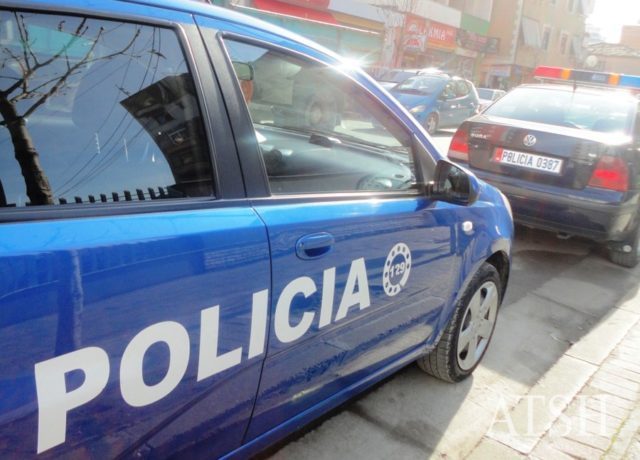Shëtiste në qytet, policia gjobit 37-vjeçaren me COVID-19 në Berat