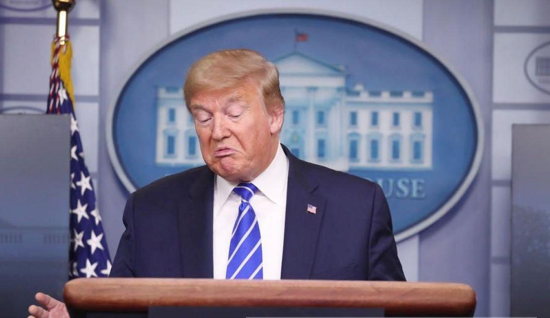 Hera e parë: Facebook heq një postim COVID të Trump