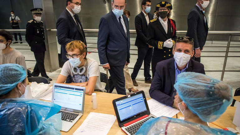 Francë: Testimi i pasagjerëve nga 16 vende, në aeroporte dhe porte