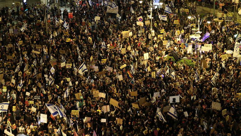 Izraeli, në sheshe kundër Bibit: të tjera protesta gjigante për rrëzimin e Netanyahu-t