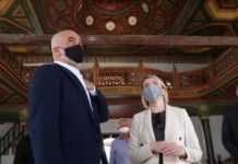 Rama inspekton punimet e restaurimit të monumenteve osmane në Berat nga TIKA