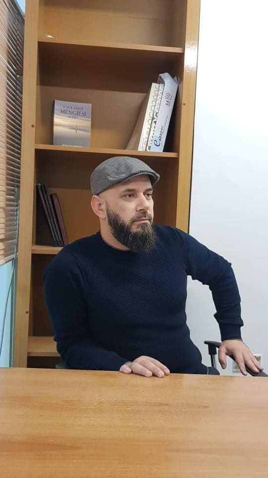 Të shikosh gjininë tënde nëpërmjet seksualitetit të tjetrit.