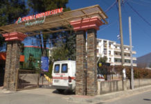 Sanitarja i mori 8 milionë lekë vajzës së pacientes, reagon ashpër “Shefqet Ndroqi”: Veprim çnjerëzor