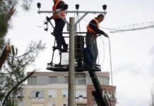 Era e fortë/ Mbeten pa drita prej rreth 3-orësh qyteti i Kuçovës dhe fshatrat