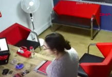 Moment i rrallë: Tërmeti po shkatërronte gjithçka, burri nga Izmiri kthehet të pinte kafen i qetë në zyre