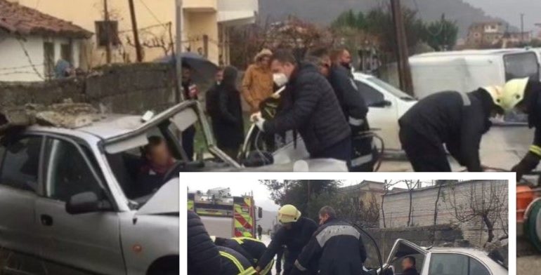 Aksident i rëndë në Berat, përplasen dy makina, shoferi bllokohet brenda mjetit