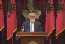 “Tre flakadanë të lirisë së Kosovës që nuk do shuhen kurrë”, Meta përkujton Dëshmorët e Kombit të vrarë në atentat në Gjermani