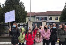 Shkolla pa ngrohjhe, nxënësit në Elbasan bojkotojnë mësimin
