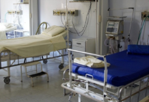 Nipi i vuri zjarrin shtëpisë, ndërron jetë në spital 94-vjeçari