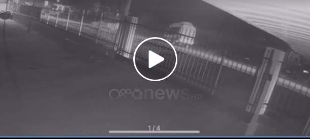 VIDEO shokuese: Momenti i aksidentit të rëndë në Elbasan, si shkoi makina përballë minibusit me pasagjerë