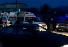 DETAJET: Aksident në Elbasan, furgoni me pasagjerë përplaset me një makinë: Dyshohet për disa të plagosur