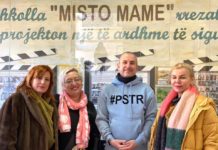 Takoi nxënësit në shkollë me bluzën e PS, kallëzohet Ervin Bushati