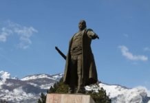“Gjithë jetën ia dedikoi çështjes shqiptare”, Meta kujton Bajram Currin: Një ndër udhëheqësit më të mëdhenj politikë!