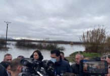 “Banorët në dëshpërim total”, Basha bën thirrjen nga Oboti: Shteti të lërë gjithçka tjetër e të vijë në ndihmë të qytetarëve